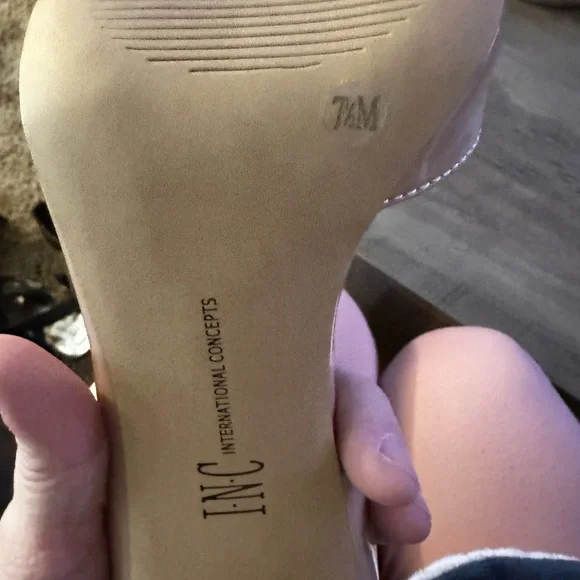 I.N.C tan heels size 7.5✨ - Picture 3 of 4